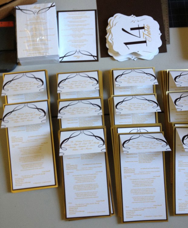 carla_david_design_gold_menu_cards